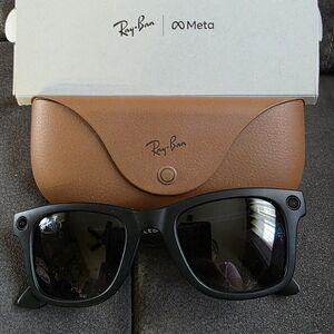 Ray-Ban Black Sunglasses with Case